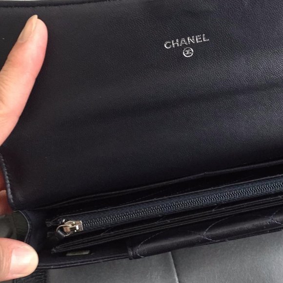 SOLD AUTHENTIC Chanel 4 piece travel clutch - Picture 3 of 8